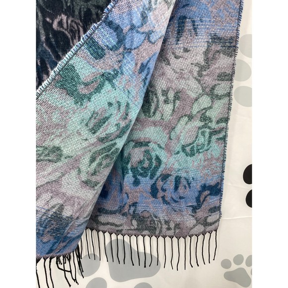 Steve Madden NWT Rose Jacquard Scarf Tassels Fringe Raw Edge Blue Multi OS New - Picture 3 of 8